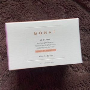 Monat face and neck moisturizer